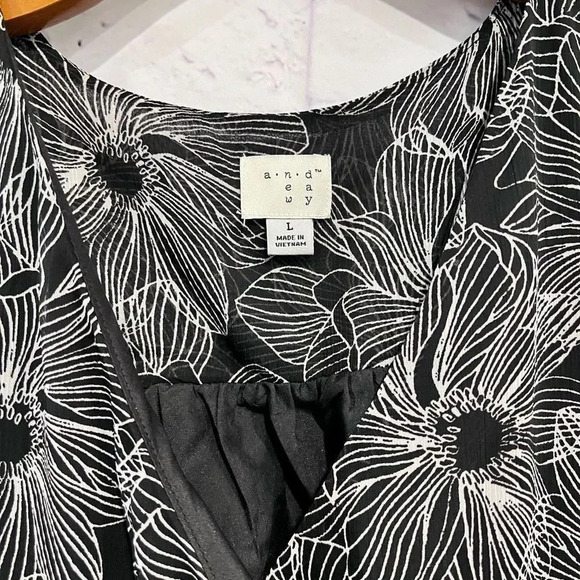 A New Day Black and White Floral Dress Raffles Wrap Design Size Large - Picture 8 of 9